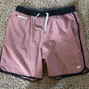Men’s Large Vuori shorts